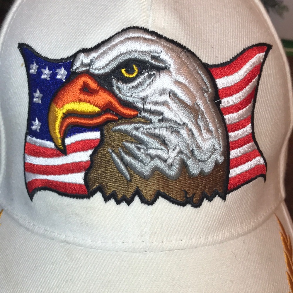 Men’s American Eagle white strap back hat